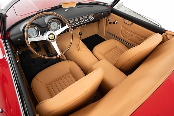 Ferrari 250 GT 18 of 28