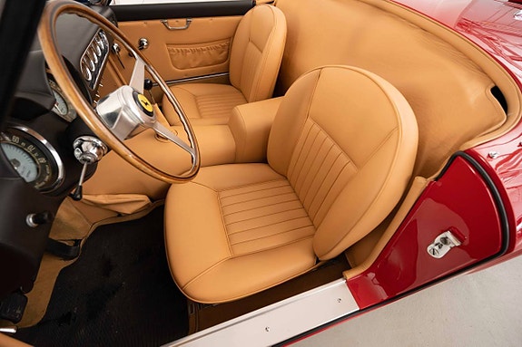 Ferrari 250 GT 19 of 28