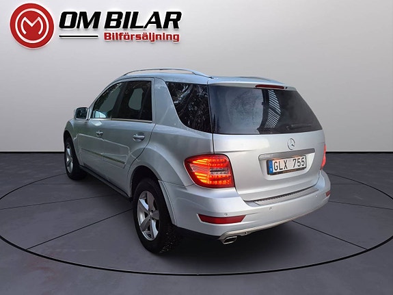 Mercedes-Benz ML230 4 of 5