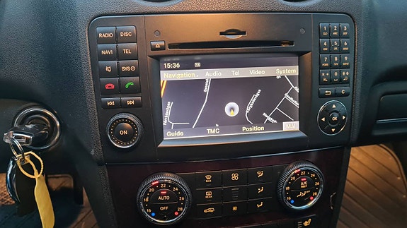 Mercedes-Benz ML230 12 of 27