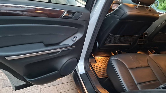 Mercedes-Benz ML230 17 of 27
