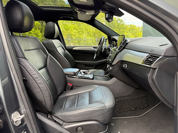 Mercedes-Benz GLS350 d 17 of 30