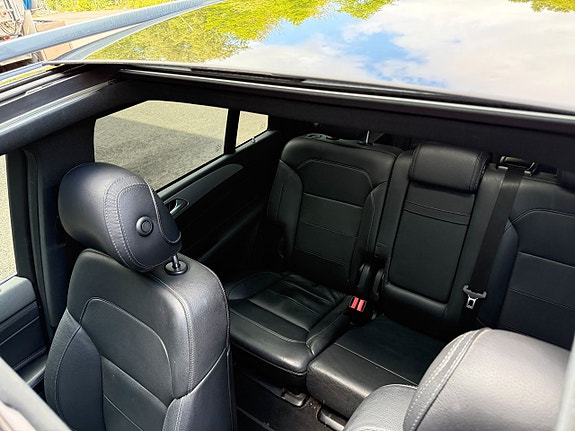 Mercedes-Benz GLS350 d 2 of 30