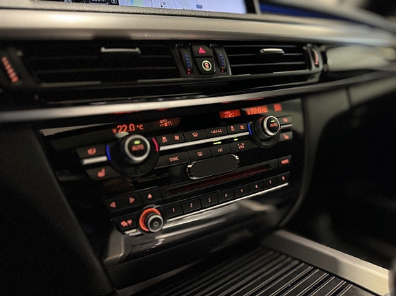 BMW X5 9 of 12