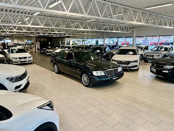 Mercedes-Benz S400 3 of 18