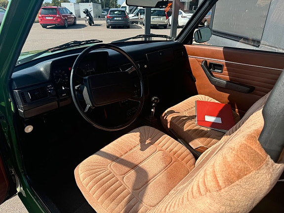 Volvo 242 8 of 13