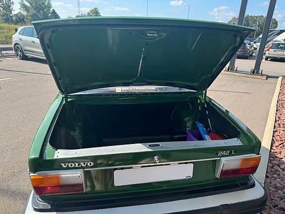 Volvo 242 13 of 13
