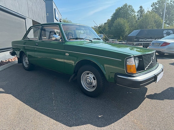 Volvo 242 4 of 5
