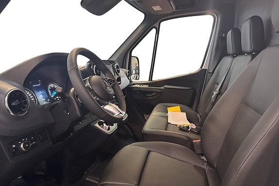 Mercedes-Benz eSprinter 420 10 of 13