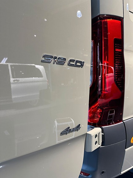 Mercedes-Benz Sprinter 319 13 of 23