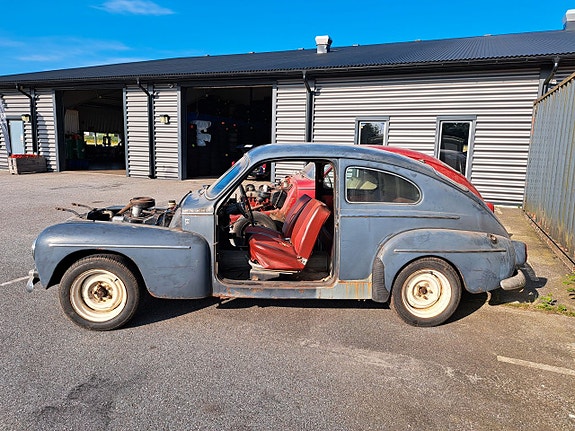 Volvo PV 12 of 27