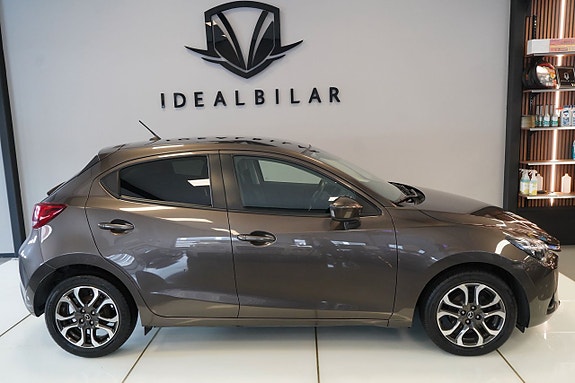 Mazda 2 2 of 11