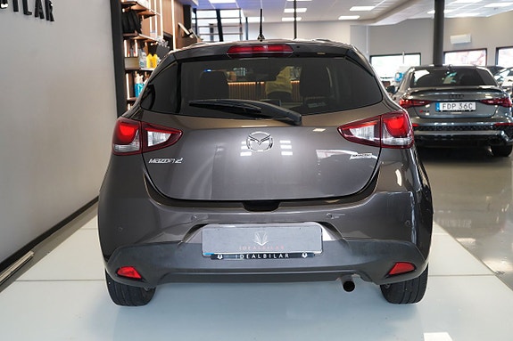 Mazda 2 4 of 11