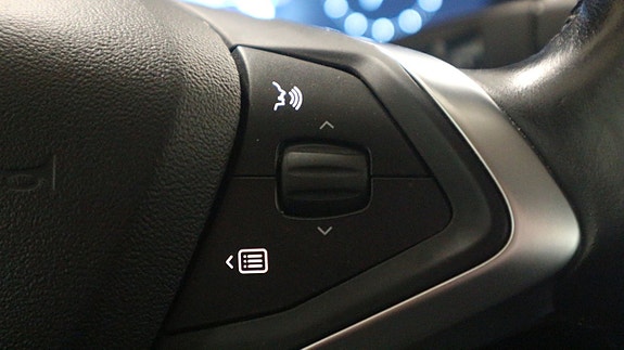 Tesla Model S 17 of 30