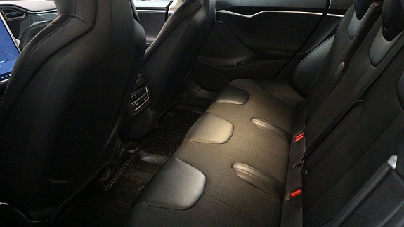 Tesla Model S 11 of 30
