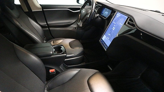 Tesla Model S 13 of 30