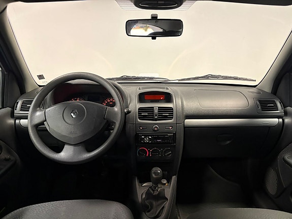 Renault Clio 15 of 15