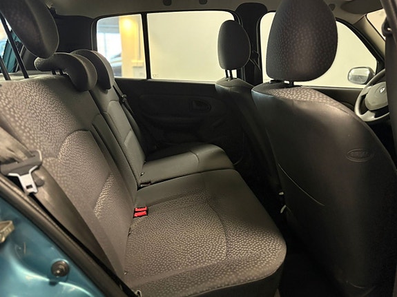 Renault Clio 14 of 15