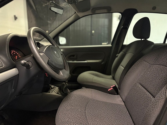 Renault Clio 7 of 15