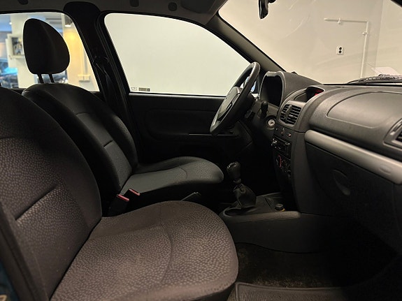 Renault Clio 13 of 15