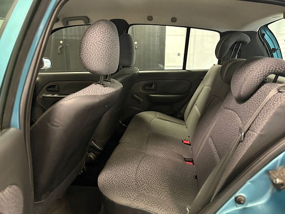 Renault Clio 8 of 15