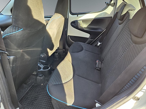 Peugeot 107 11 of 16