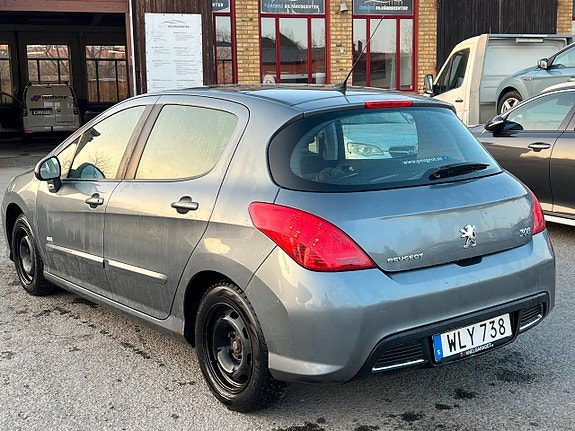 Peugeot 308 4 of 12