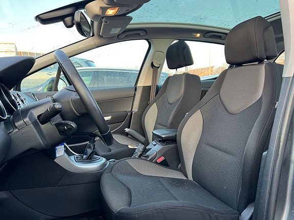 Peugeot 308 9 of 12