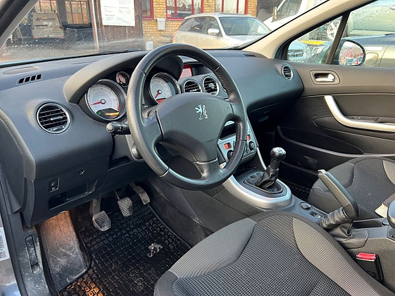 Peugeot 308 8 of 12