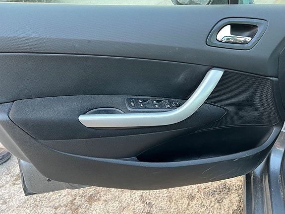 Peugeot 308 10 of 12