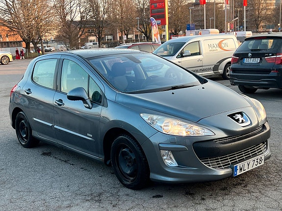 Peugeot 308 3 of 12