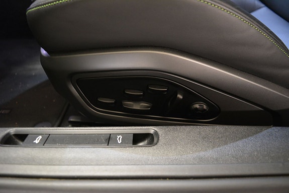 Porsche 911 Carrera S 15 of 22