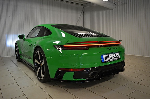Porsche 911 Carrera S 5 of 5