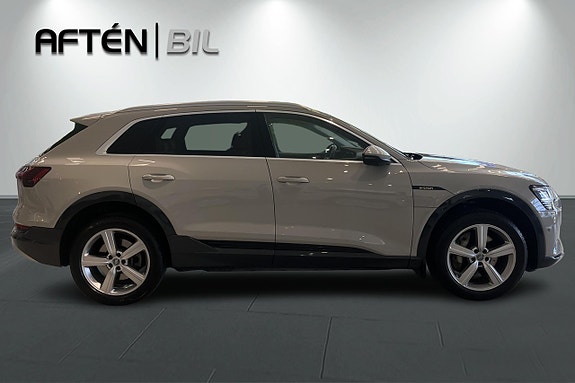 Audi e-tron 4 of 21