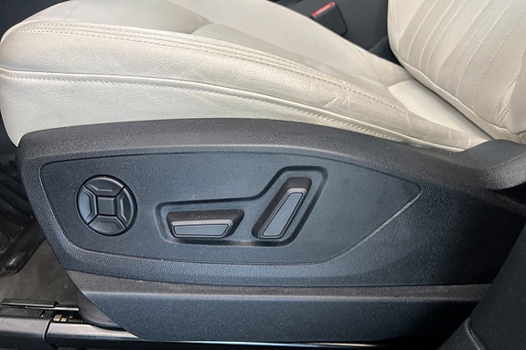 Audi e-tron 15 of 21