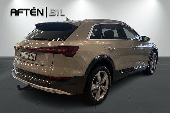 Audi e-tron 5 of 21