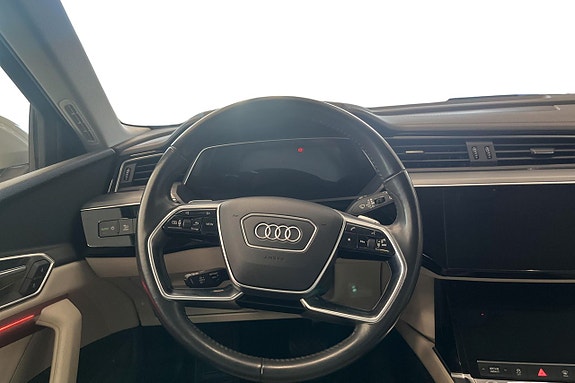 Audi e-tron 13 of 21