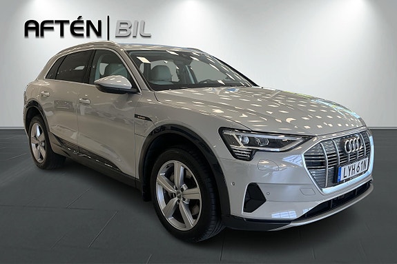 Audi e-tron 3 of 21