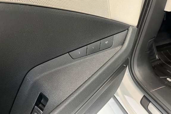 Audi e-tron 19 of 21