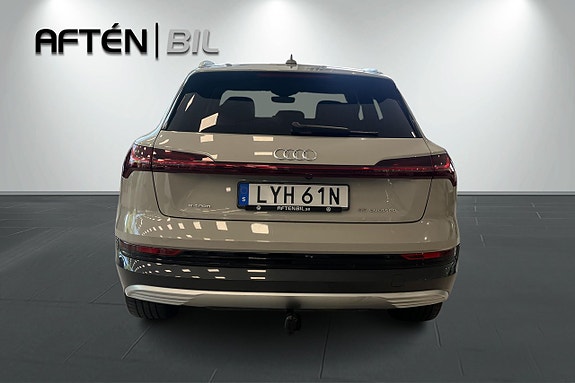 Audi e-tron 6 of 21