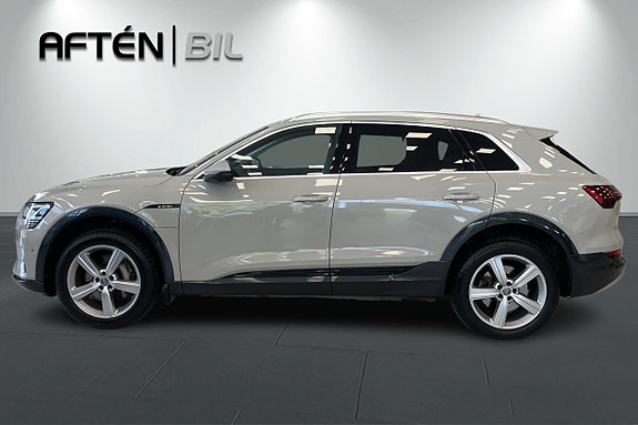 Audi e-tron 8 of 21