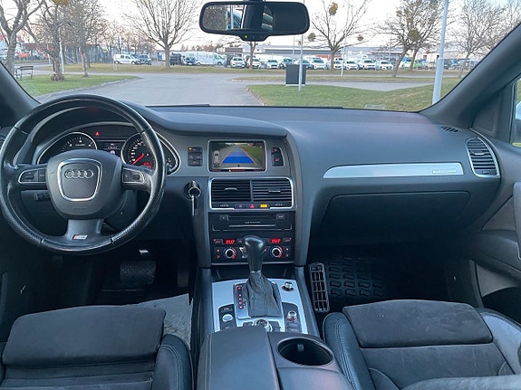 Audi Q7 9 of 13