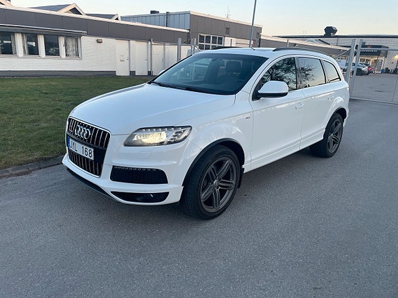Audi Q7 2 of 5