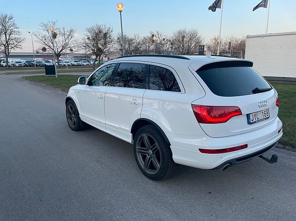 Audi Q7 3 of 5