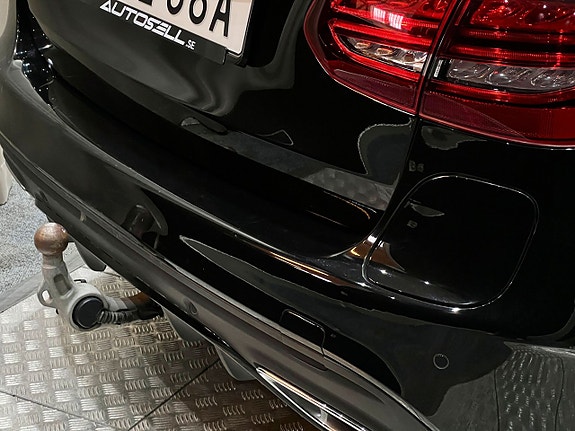 Mercedes-Benz C300 12 of 27