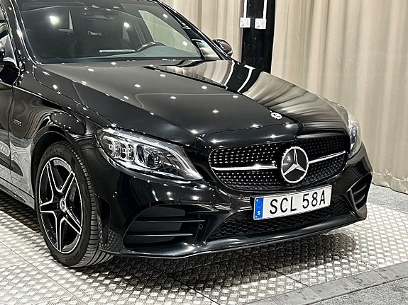 Mercedes-Benz C300 10 of 27
