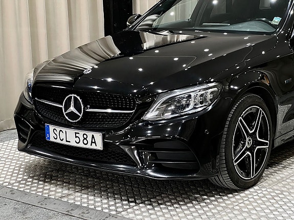Mercedes-Benz C300 7 of 27