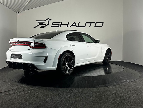 Dodge Charger 6 of 26