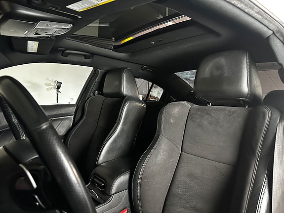 Dodge Charger 12 of 26