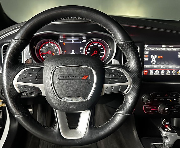 Dodge Charger 14 of 26